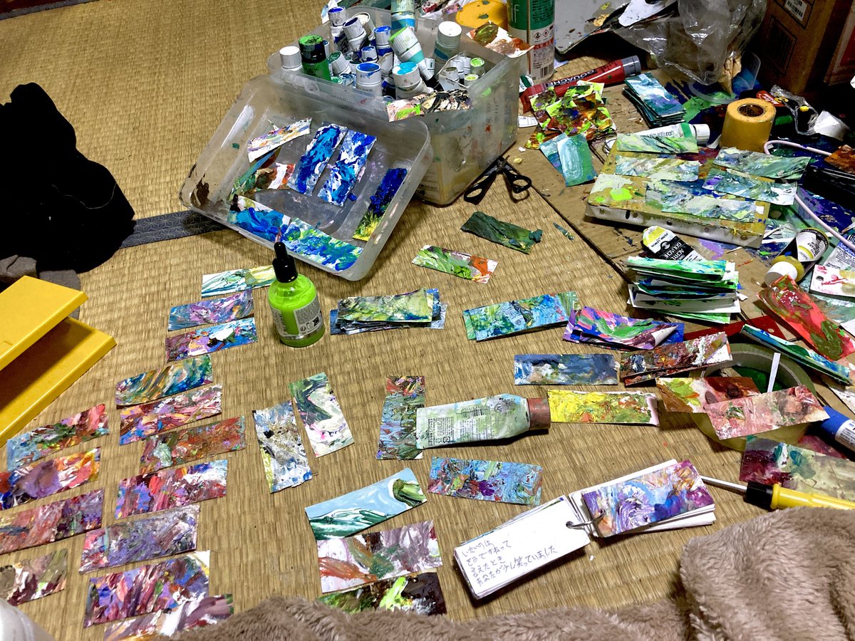 MA2DA07's tweet photo. 絵と短歌に共通するものの１つとして「抵抗感」があります。
8月157回コミティアにて発行・頒布する絵短歌集『一千光年の乱気流』
章毎に挟む絵を描いた後のパレットにも、絵として最低限度の抵抗感は出せる様に加筆しております。
美術館では触れません
観るだけでなくどうぞ五感で楽しんでください！ https://t.co/tsA6PBFeqs