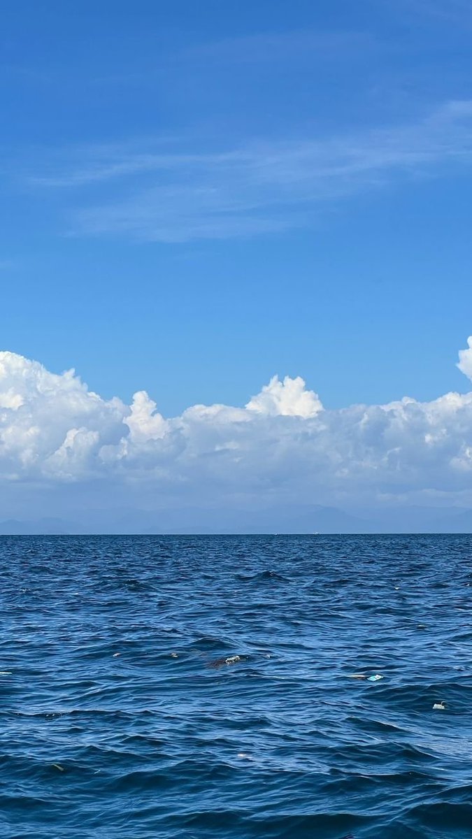 aimabble's tweet photo. Yes we're landlocked country but look at this!

📍Lake Kivu | Rwanda 
📸 African Sight https://t.co/L8BUHx66kI