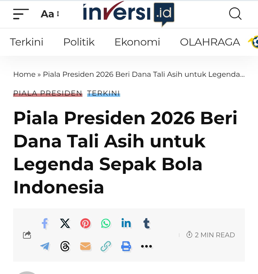 girlsteutics's tweet photo. pertandingan masih terus berjalan tapi tensinya udah berasa kayak laga penentuan, wajar kalau banyak yang nunggu #DerbyJawaTimur setiap ada El Clasico Indonesia https://t.co/SUyi1EoCKC