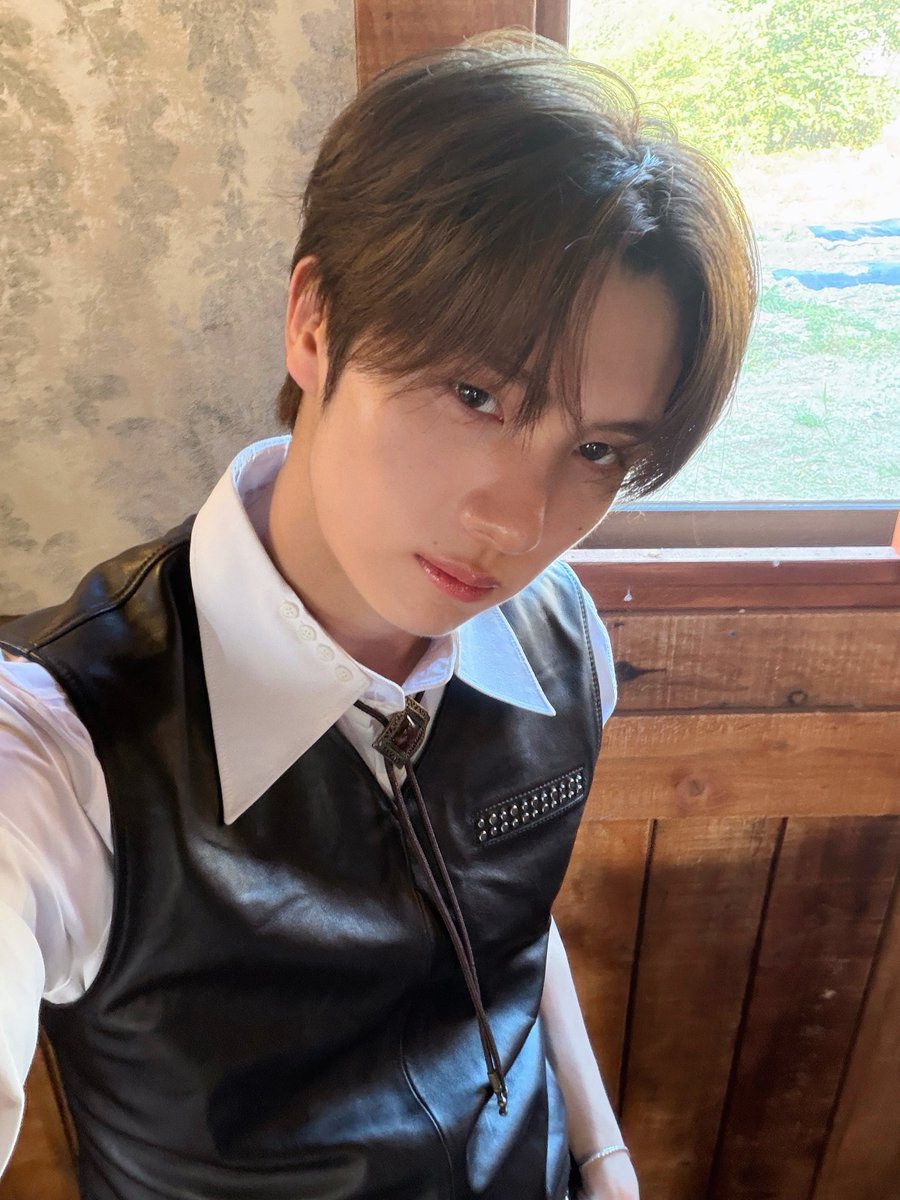TWS_PLEDIS's tweet photo. 고슴도치 무법자🦔

#TWS #투어스 #247WithUs
#TWS_CLUB #투어스클럽 https://t.co/oNsYiKJqMn