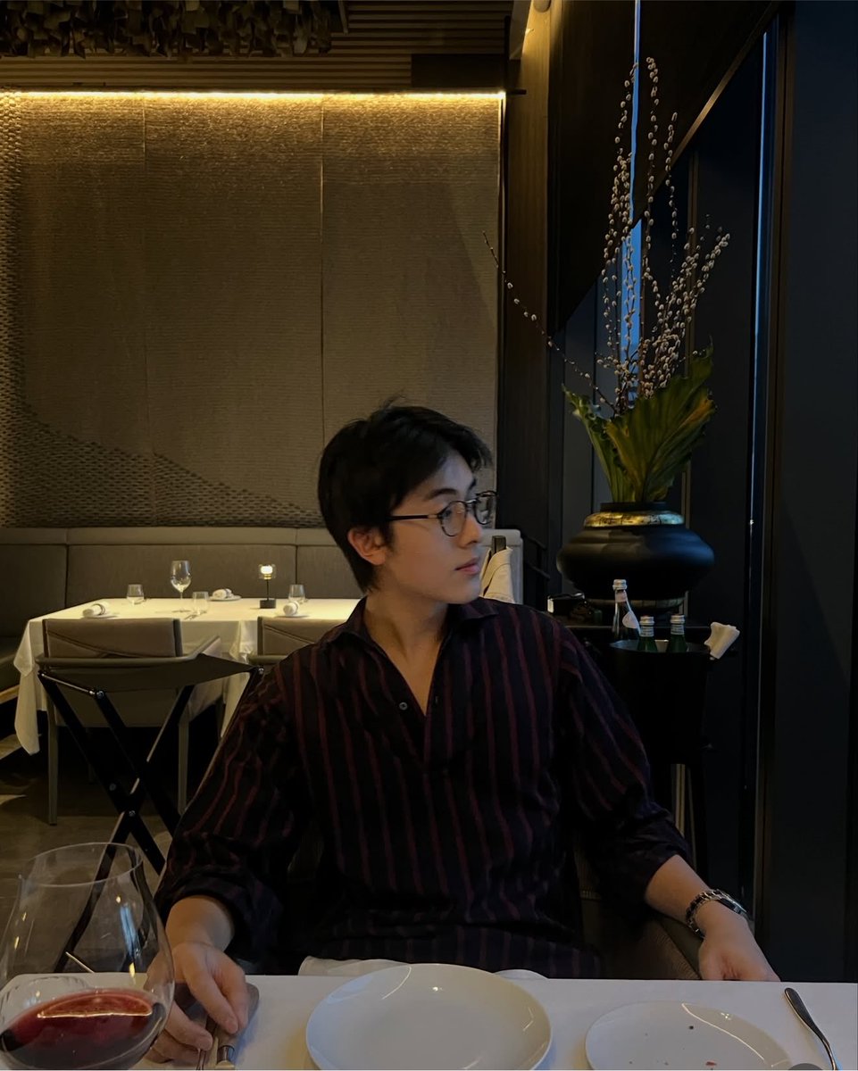 progornong's tweet photo. ว่าที่คุณหมอเดทกับยัยออนเน่ มาก https://t.co/Qww5DJvVfs