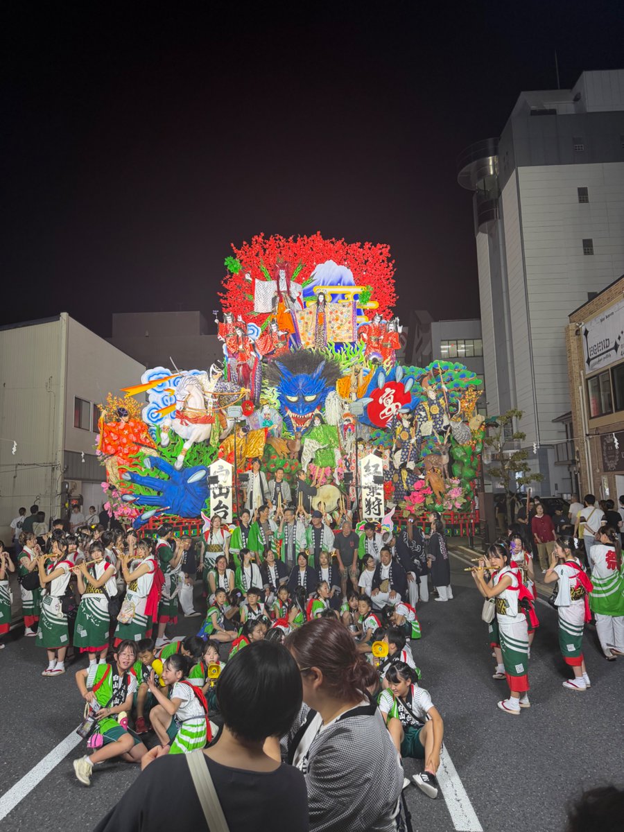 lanhetian260810's tweet photo. 初めて三社大祭来た♪(๑ᴖ◡ᴖ๑)♪ https://t.co/XfFaPMSqPC