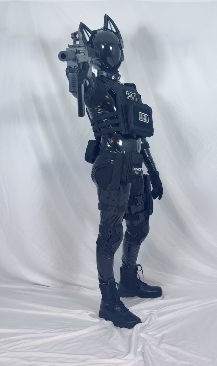 _F0XPLAY_'s tweet photo. Last of the MAC-10 pics for now~ https://t.co/X8GeNfj1t7