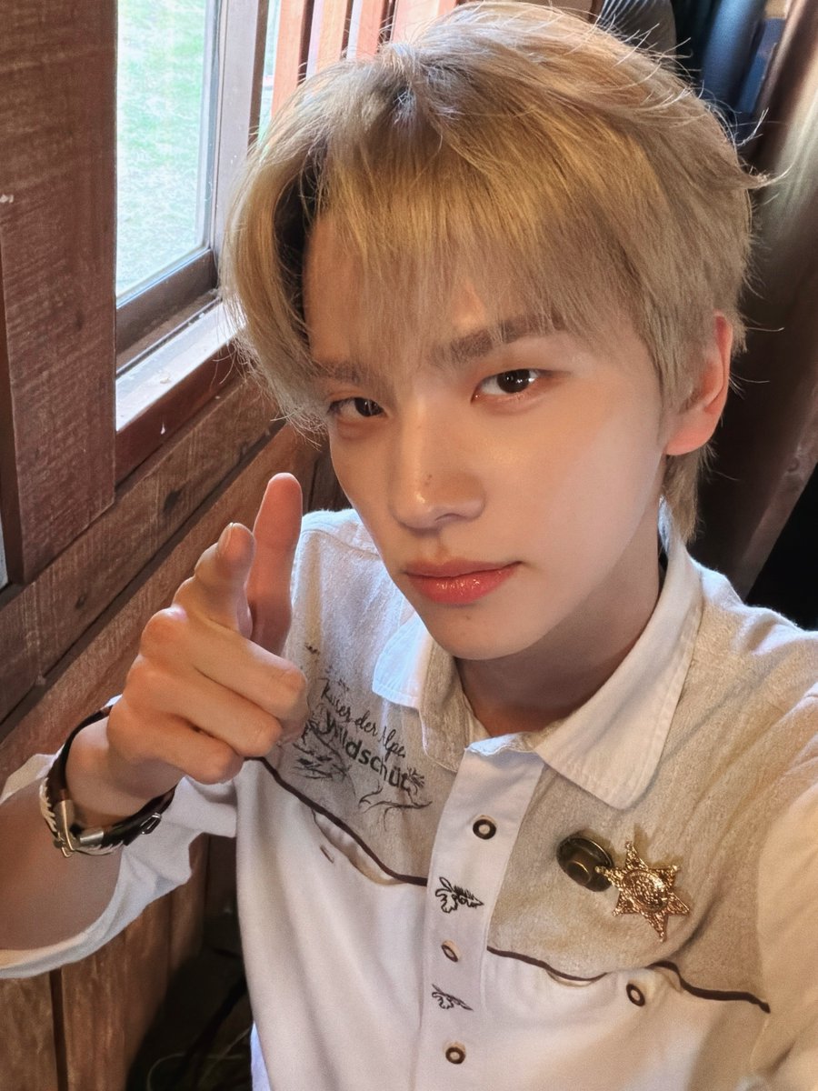 TWS_PLEDIS's tweet photo. 그리고 카우보이들...🤠

#TWS #투어스 #247WithUs
#TWS_CLUB #투어스클럽 https://t.co/9ryiszUEsx