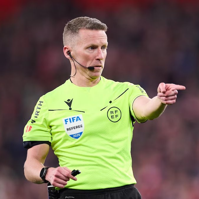 ActuFoot_'s tweet photo. 🚨 NOUVELLES RÈGLES D’ARBITRAGE EN LIGA 🇪🇸 CETTE SAISON :

▫️ Le VAR pourra intervenir sur une situation de deuxième carton jaune, une erreur d’identité sur un carton rouge, un corner accordé à tort. 🖥️

▫️ Un joueur remplacé doit quitter le terrain en maximum 10 secondes sinon son remplaçant peut attendre une minute avant d’entrer. ⏰

▫️ Les joueurs soignés devront généralement rester une minute à l’extérieur avant de revenir. 🤕

▫️ Un gardien provoquant un arrêt pour recevoir des soins, sans avoir été blessé à la suite d’une faute sanctionnée, entraîne la sortie d’un joueur de son équipe pendant 1 minute. 🧤

▫️ Les remises en jeu seront davantage encadrées par un compte à rebours de 5 secondes. ⏱️

▫️ Un pénalty avec un double contact accidentel est considéré à retirer ou raté s’il est raté. 🥅

▫️ L’arbitre pourra annoncer et expliquer sa décision finale, après intervention du VAR, au grand public. 🗣️

🗞️ via @tjcope