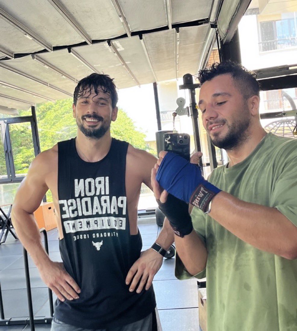denizcanakFC's tweet photo. #DenizCanAktaş boks antrenmanında ￼🥊 https://t.co/S24LCZBDxc