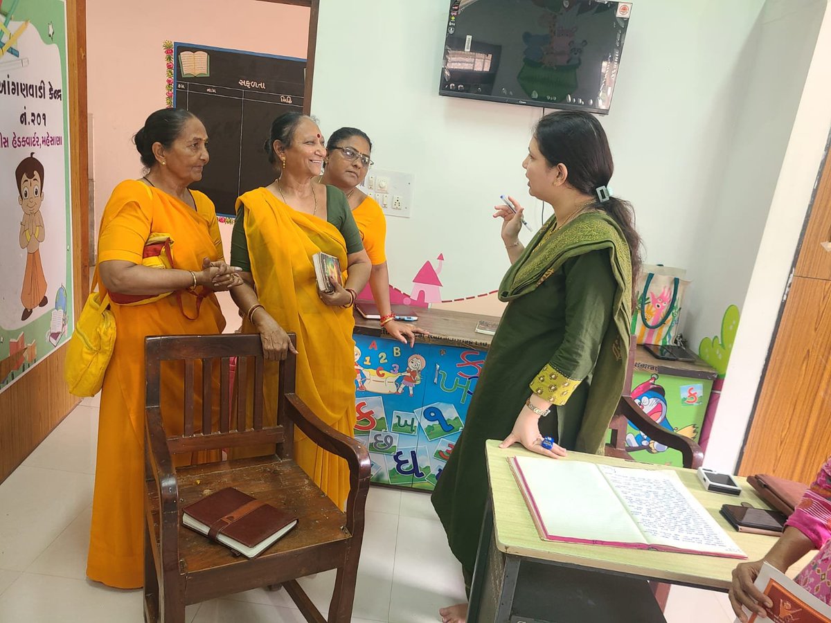 POICDSMehsana's tweet photo. આજ રોજ મહેસાણા જિલ્લાના પોલીસ હેડ ક્વાર્ટર આં. કેન્દ્ર ખાતે સુપોષણ સંવાદની ઉજવણીમાં નવીન પહેલ પ્રોગ્રામ ઓફિસરશ્રી આઈ.સી.ડી.એસ.શાખા દ્વારા હાથ ધરવામાં આવી. જેમાં ગર્ભધારણ સઁસ્કાર અપાવવાની વિધિ કરવામાં આવી
#WCD
@ddo_mehsana
@CollectorMeh
@manisha_vakil
@CMOGuj
@WCDGujarat https://t.co/GmSoWYm5lh