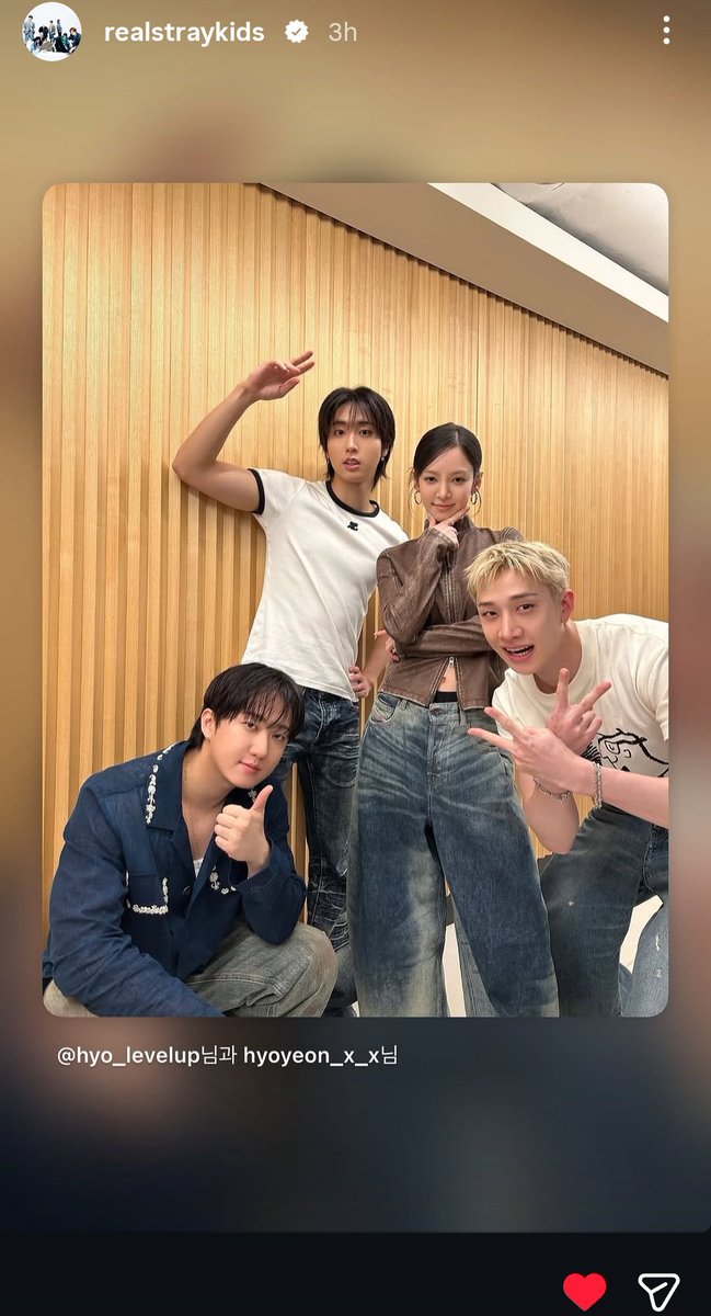 MYGGLOSS1's tweet photo. 260804 ANNOUNCEMENT tomorrow (260805) #3Racha (#Bangchan,#Changing and #Han) to appear at Hyo's from girls generation talk show "Hyo Level Up" at 6.00 PM KST on YT
#์คํธ๋ ์ดํค์ฆ #๋ฐฉ์ฐฌ #ํ #์ฐฝ๋น https://t.co/qEO1JpO1sF