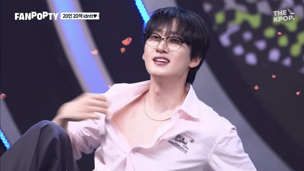 elf_hasu's tweet photo. 쌤 애들 앞에서 이러시면 안 돼요...... https://t.co/SGwXCcb8Ea