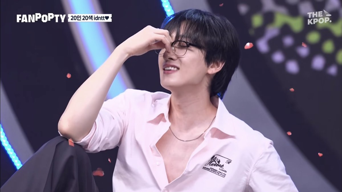 elf_hasu's tweet photo. 쌤 애들 앞에서 이러시면 안 돼요...... https://t.co/SGwXCcb8Ea