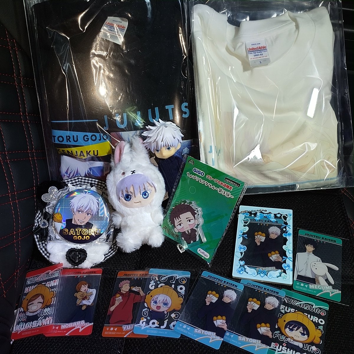 akira_86_'s tweet photo. 大大大大大大大大大大大大大大散財だよ💸

田舎なので特典は途中で尽きてしまったよね😂

私の前にTシャツチャレンジしてたお姉さんがかわってくれるときに『めっちゃ(お金)掛かりました😭悟さんを頑張ってゲットしてください🤜』って言ってくれてちょっとキュンとした(チョロい女) https://t.co/FljQ9rzEBK