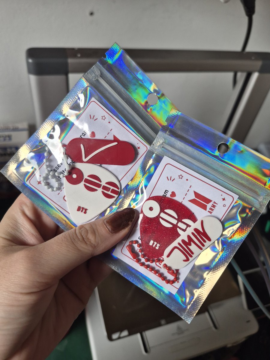 meltadora's tweet photo. Eu não tenho muito engajamento, mas vou distribuir os mesmos freebies que fiz pro Cinema. Quem eu encontro que vai cuidar dos meus bbs? 🥹💜 https://t.co/BlUIFZdQkr