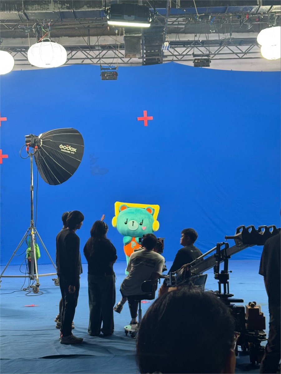 ciinthesea's tweet photo. เจอเพิ่มพูนบอกว่าพี่เชลซีผมสวยจังเลย 🫪 อุ้ยชมพี่สาวแบบนี้อยากได้อะไรจ้ะ เจเวลก้อีกนิดจะรวมร่างกันแล้วลูกเอ้ยย 
#ciinthesea https://t.co/WtWmj7GbIq