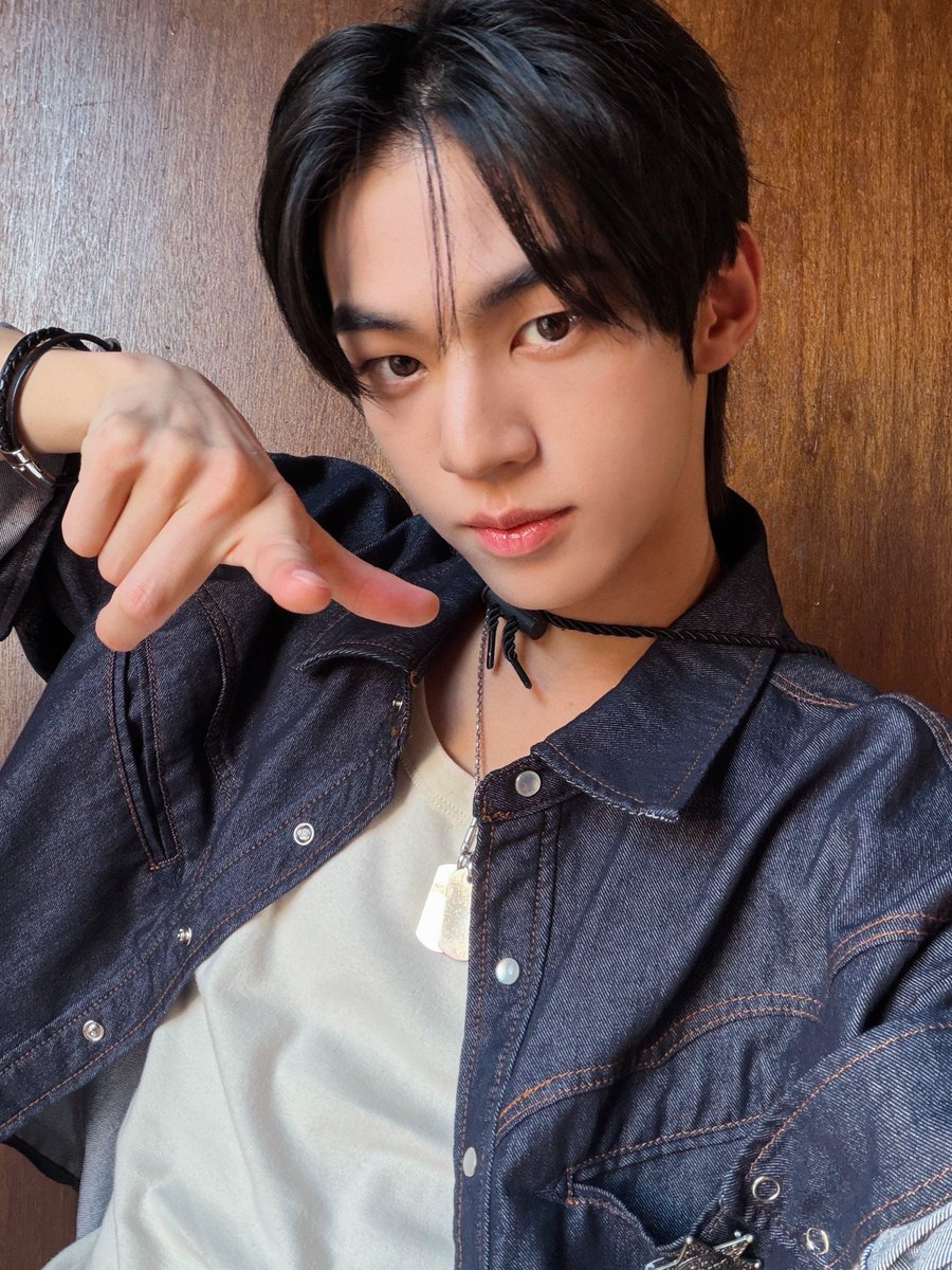 TWS_PLEDIS's tweet photo. 그리고 카우보이들...🤠

#TWS #투어스 #247WithUs
#TWS_CLUB #투어스클럽 https://t.co/9ryiszUEsx