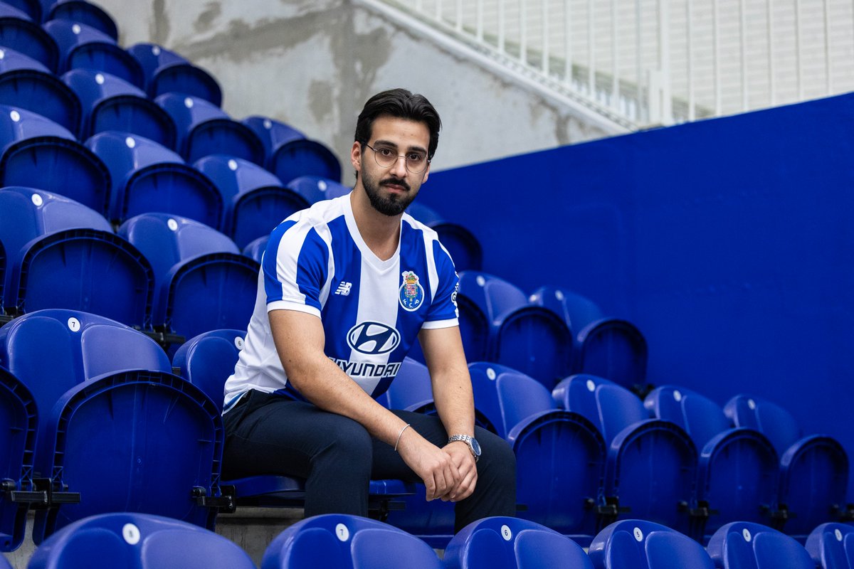 FCPorto's tweet photo. New home 👊

João Fonte é reforço do #FCPortoFutsal 

🔗 https://t.co/1hdLZGdHSI