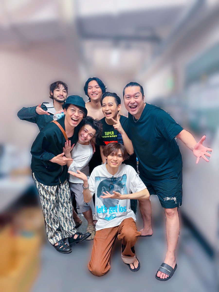 MITSUAKI_Field's tweet photo. やっと観れた！！
やっと会えた兄弟達
そして、俺たちのジョセフ🌈

#薮宏太

#大山真志
#章平
#斎藤准一郎
#LEIOH
#田川景一

この作品は希望でしかない✨
優しくて深くて楽しい🎸

#ジョセフ　8/9まで https://t.co/4tqycVii89