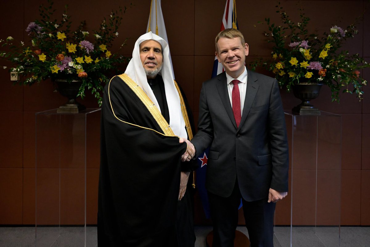 mwlbosna's tweet photo. Njegova ekselencija generalni sekretar, predsjedavajući Udruženja muslimanskih učenjaka, šejh dr. Muhammed Al Isa, sastao se u sjedištu parlamenta u glavnom gradu Novog Zelanda, Wellingtonu, sa bivšim premijerom, https://t.co/a4oCBh8iMr