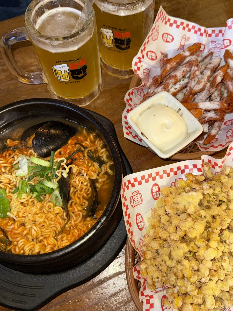 ribbonottub's tweet photo. 여름이니까 맥주 마셔줘야겟죠 🍻🎶 https://t.co/txicLLirK1