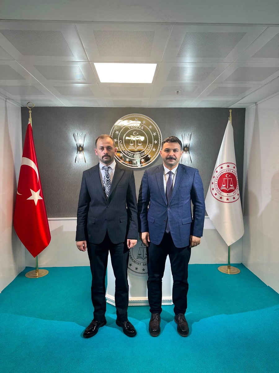 yalovaocak77's tweet photo. İl Başkanımız Sayın Soner ŞAHİN, Yalova Cumhuriyet Başsavcısı Sayın Yunus Emre BÜYÜKYURT'u ziyaret etti. Misafirperverlikleri için kendilerine teşekkür ederiz.

@ayyildirim1 
@SonerSahin_06 https://t.co/pd35RwIBvt