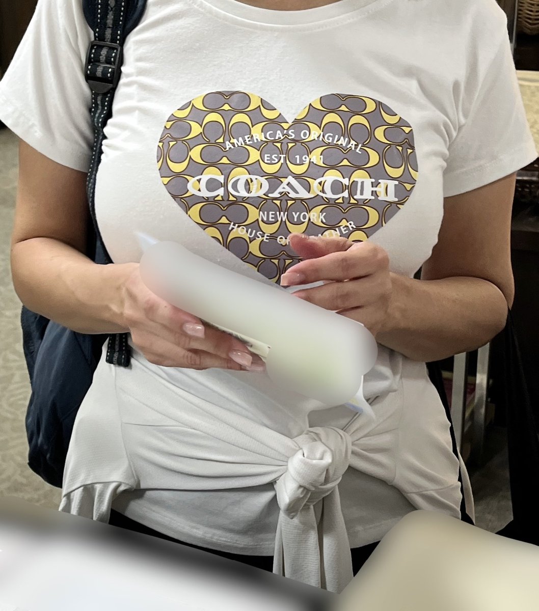 B9dj8ld5KImNgOT's tweet photo. 仕事おわりのママとお買い物💕💕💕Tシャツの上からデカ乳アピールしてるし💢💕💕💢💕熟乳の誘惑で興奮すっごい💕💕💕これは誘ってるでしょ💕💕💕薄着の季節は最高ですね💕💕💕くっせぇ抜け殻も確認済み💕💕💕これどうしようかな💕💕💕いいね、RP大歓迎です💕💕💕 https://t.co/l716Evi9OK