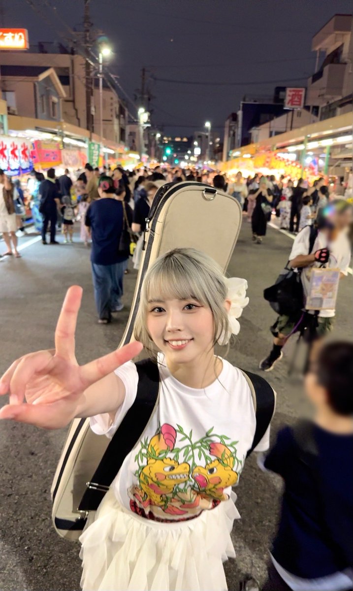 mokakauta's tweet photo. #柳原通商店街 夏祭り1日目‼️
ありがとうございました✨
明日も歌います！！🎸

※物販はございません！ https://t.co/ZfTr0e9vKO
