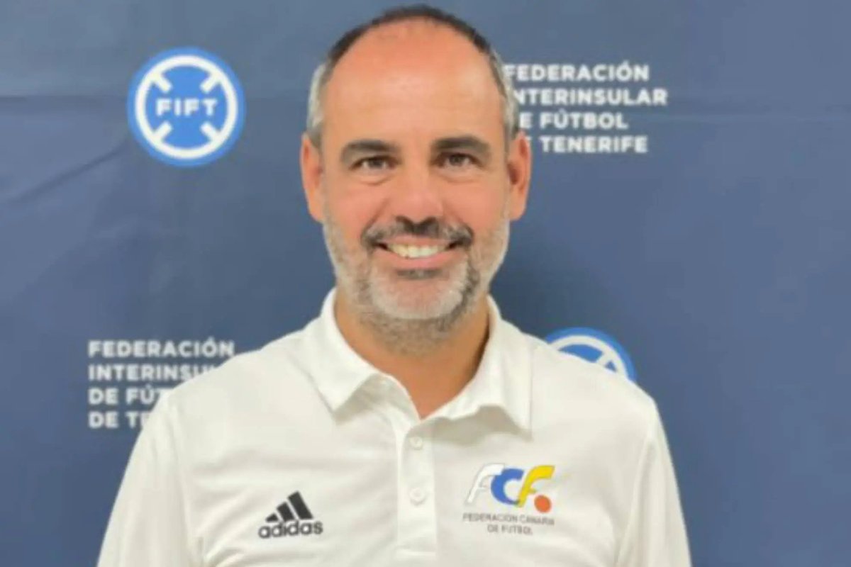 RadioMarcaTfe's tweet photo. ⚽️🇮🇨𝑳𝒂 𝑺𝒆𝒍𝒆𝒄𝒄𝒊𝒐́𝒏 𝑪𝒂𝒏𝒂𝒓𝒊𝒂 𝒄𝒐𝒏𝒐𝒄𝒆 𝒍𝒂 𝒉𝒐𝒋𝒂 𝒅𝒆 𝒓𝒖𝒕𝒂 𝒅𝒆 𝒄𝒂𝒓𝒂 𝒂 𝒍𝒂 𝒇𝒂𝒔𝒆 𝒇𝒊𝒏𝒂𝒍 𝒅𝒆 𝒍𝒂 𝑪𝒐𝒑𝒂 𝒅𝒆 𝒍𝒂𝒔 𝑹𝒆𝒈𝒊𝒐𝒏𝒆𝒔 𝑼𝑬𝑭𝑨

🗣️Sergio Alonso, seleccionador canario: "El objetivo es quedar primeros de grupo ante Israel, Hungría y Letonia para intentar pasar a la siguiente ronda"

👉https://t.co/QNMmwrCyhY