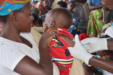 MinofHealthUG's tweet photo. Did you know? ❤️👶

This October, #Uganda will conduct a nationwide mass measles vaccination campaign for all children aged 9–59 months.

Measles spreads easily, vaccination protects your child from serious illness and complications.

If you have a child between 9 and 59 months, get ready to take them for their free measles vaccination. 

Watch this space for the official campaign dates and vaccination locations. 

#MOHatWork | #VaccinesWork