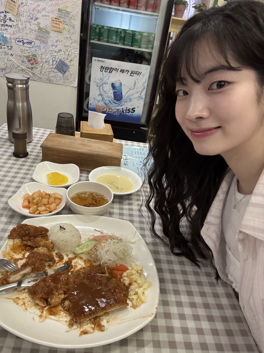 blackik16once's tweet photo. How many times Dahyun has mentioned "tonkatsu" on Bubble

December 29, 2021
"I had tonkatsu. ㅋㅋㅋ Cheese tonkatsu"

June 12, 2022

"I wanted to eat tonkatsu, and while I was eating, I was trying to decide whether to order cold soba or udon on the side. In the end, I went with the cold soba"

February 18, 2026

"Hye-on likes tonkatsu"
"That tonkatsu was actually really good"

June 30, 2026

"I had a tonkatsu rice bowl"

July 24, 2026
"(Answer to a ONCE's question) Tonkatsu"

"(Answer to a ONCE's question) I'm going to eat tonkatsu"

"(Answer to a ONCE's question) I'm going to order tonkatsu"

August 4, 2026

"(Answer to a ONCE's question) I had tonkatsu"