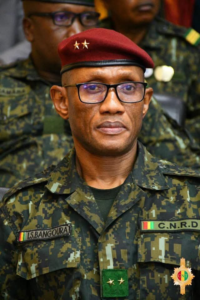 PeupleEspoir's tweet photo. ⭕️ Guinée : l’armée réaffirme sa « fidélité » et sa « loyauté » au président Mamadi Doumbouya, parti en congé. https://t.co/SMKhZ3QwXw