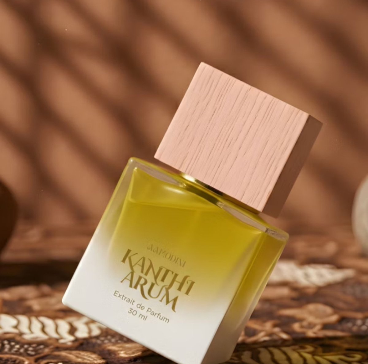Reawnt_'s tweet photo. Pecinta parfum kunticore merapat! 🌼✨

Siapa nih yang nggak bisa move on dari wangi melati, sedap malam, dan white floral yang semerbak? Wanginya anggun, misterius, dan selalu bikin orang nengok dua kali. 🤍 https://t.co/t0NKXt2t8Z
