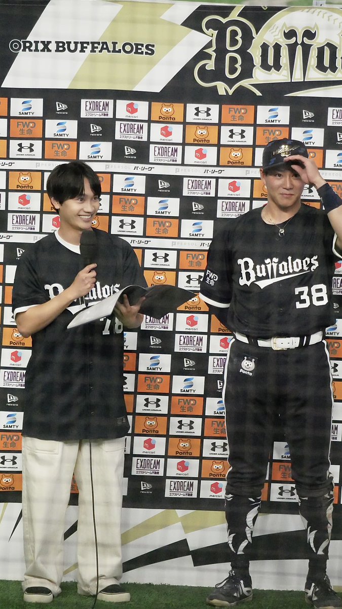 0b2b2e1's tweet photo. ヒーローインタビューも🥹✨最高の勝ち試合での聞きやすいヒーローインタビューとっっっても良かった！！！
#藤原丈一郎 https://t.co/QO5vheBmuo