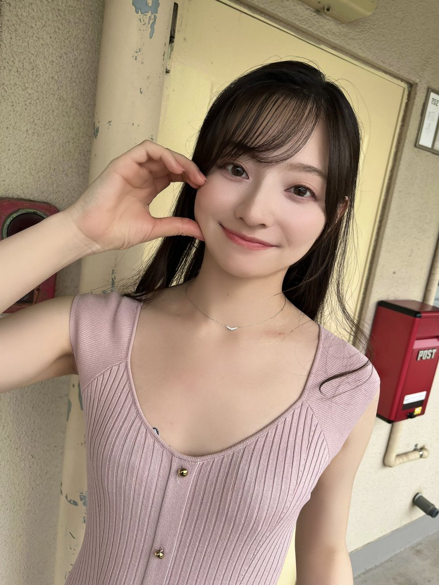 tamurakanaxxx's tweet photo. みんなが送ってくれるコメント、
一つひとつ大切に読んでいます🌷

最近は全てにお返事できなくなっていて、ごめんね🥹

いつも元気もらってるよ🌱ありがとう🤍

これからも気軽にコメントしてくれたら嬉しいな🥰 https://t.co/u3k7RL83xr