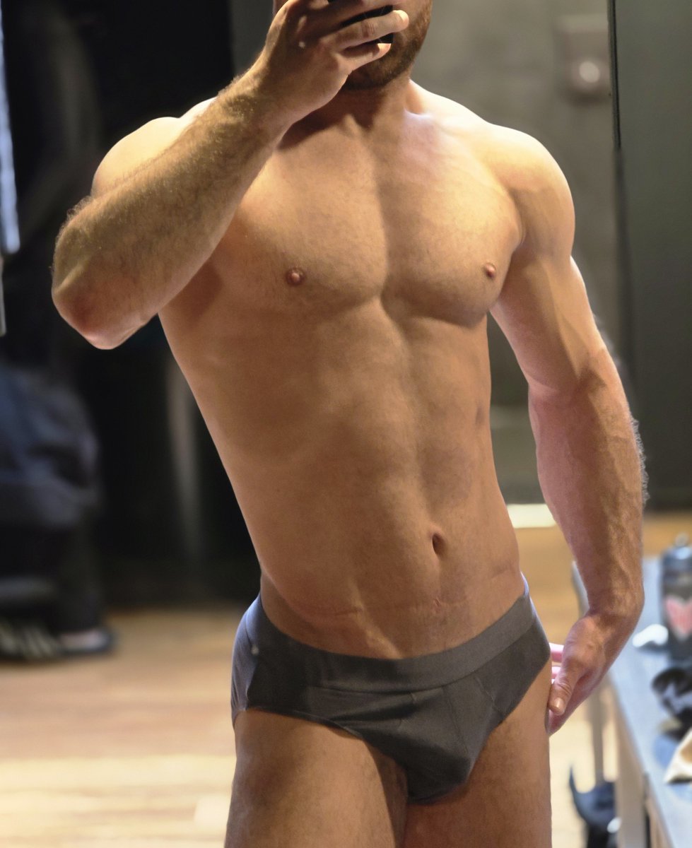 high0boy's tweet photo. #gym #gymrat #gymbro #body #bodybuilder #bodycam #bodybuilding #fit #fitness #fitnessfreak #fitgymrat #sport #natty #muscle #daddy #gay #lgbt #gaygermany #amsterdam #berlin #london #köln #handsome #crush #sexy #naked #abs #turkish #arab #pride https://t.co/YVK8HG40Un