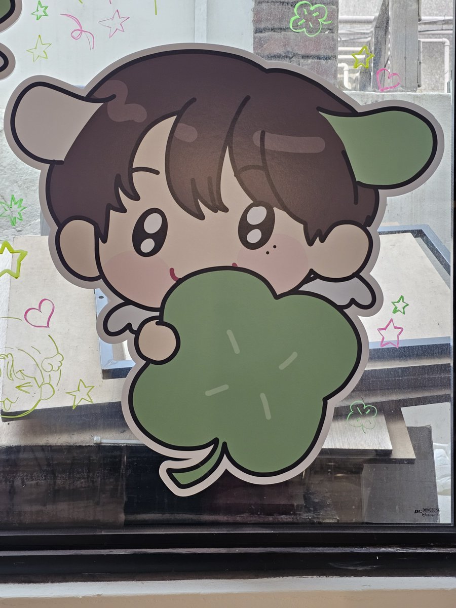 letsRYO_'s tweet photo. 캐릭터들 너무 귀여워가지고 친구 럭드할 때 혼자 계속 사진 찍고 다녔어요 ㅋㅋㅋ 결과적으로는 친구랑 저랑 각각 럭드로 원했던 러기지택, 오마모리 뽑아서 행복해졌어요 ㅋㅋ 감사합니다💛

#천사배달부_치치
#RYO #료 #リョウ 
#엔시티위시 #nctwish https://t.co/lDzQZsCT73