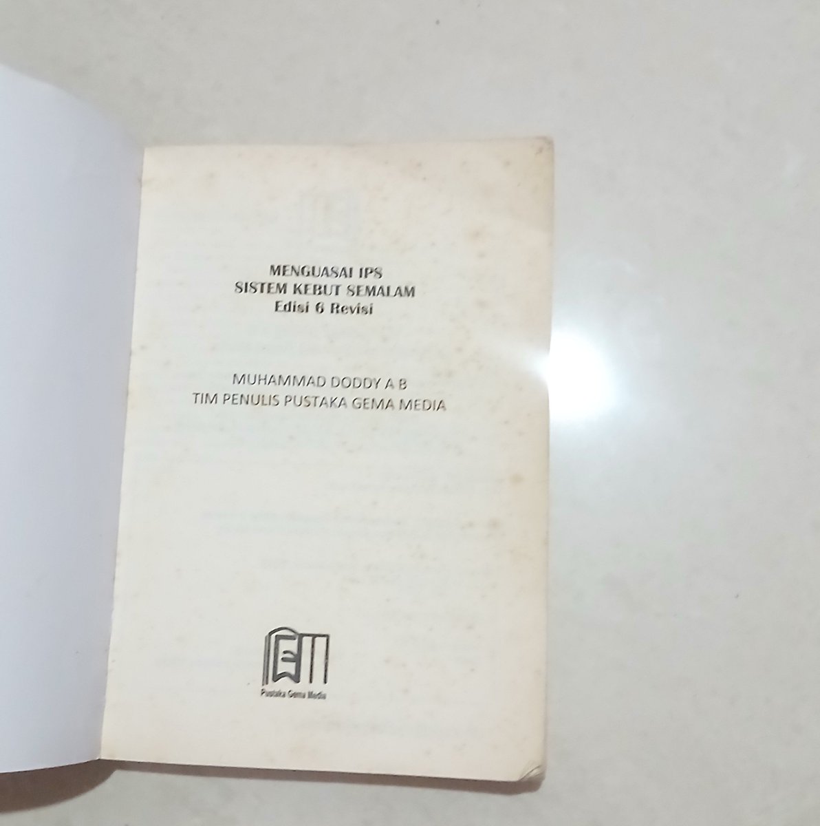 keittendusdt's tweet photo. WTS PRELOVED BUKU SKS MENGUASAI IPS 20K #zonauang
#preloved 

- noda kuning
- sedikit lipatan
Tapi masih layak banget buat dibaca ^___^

Dom sby tapi bisa luar sby, ongkir ditanggung pembeli https://t.co/PGR1QgYA9Y