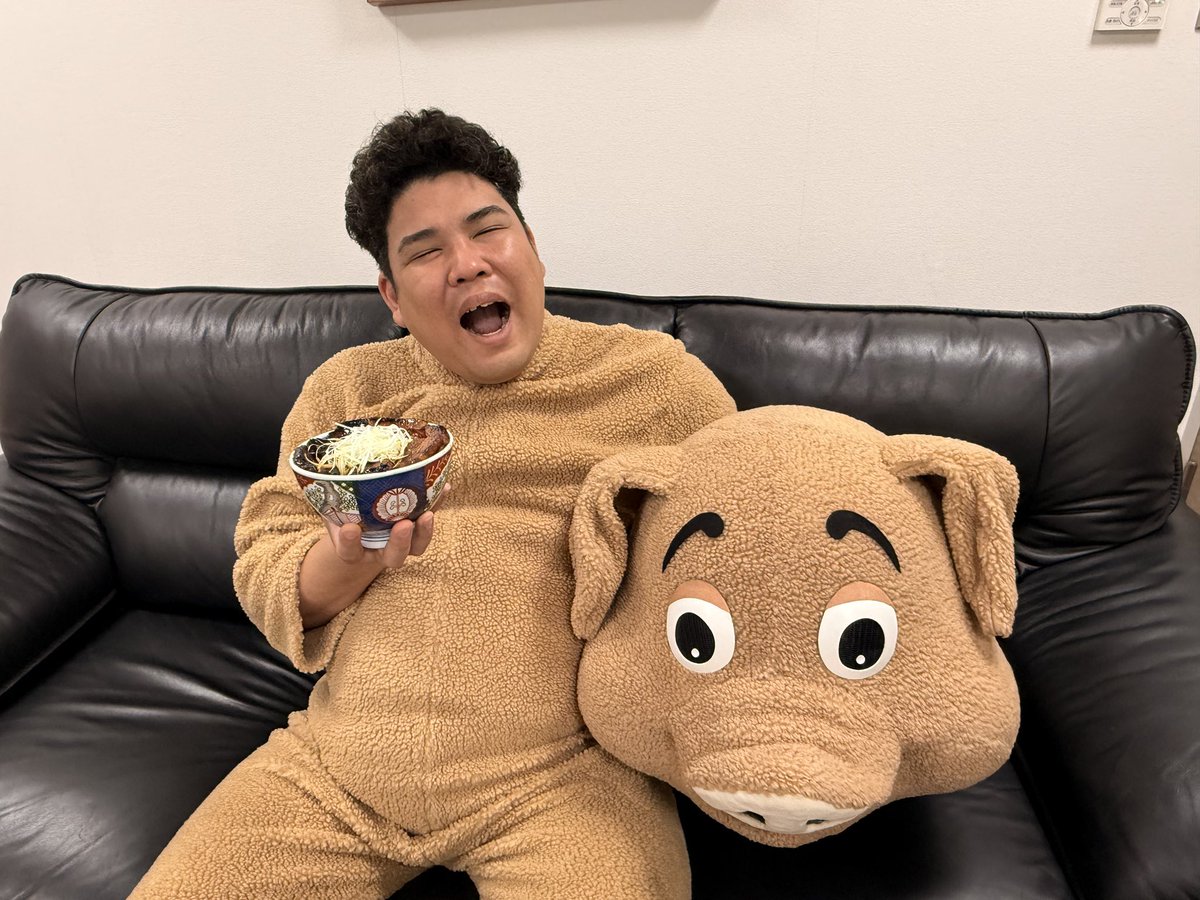 takuro_expo's tweet photo. #豪キャプヤンタン でたくろう万博のお話をして下さりました！ありがとうございます🙌
(会見もありがとうございました🙇‍♀️🐷)

豚丼も漫才もお楽しみに🫶✨
https://t.co/7Cn5KvcWNG

#たくろう万博 #豪快キャプテン https://t.co/JUpn7IMUu2