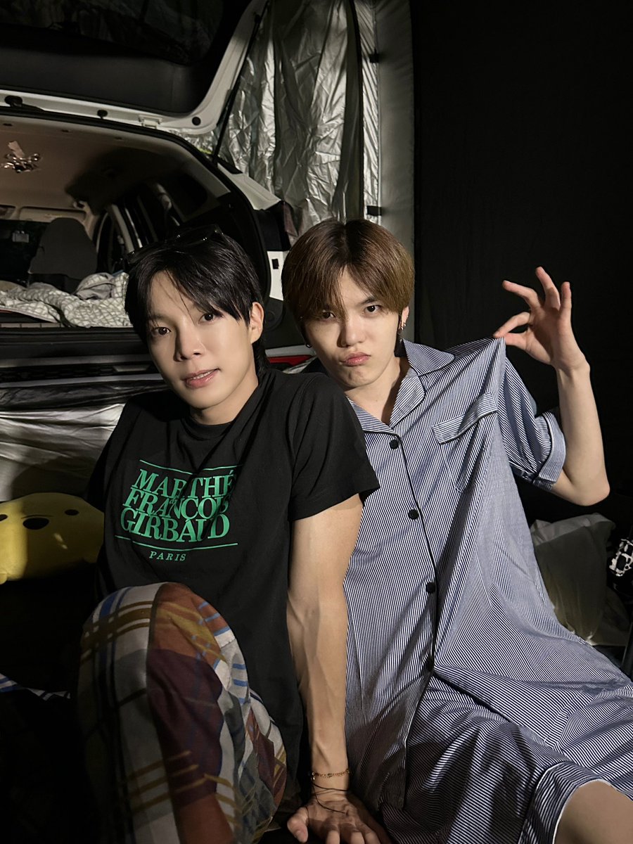 the_verivery's tweet photo. [📸]  2026.08.04

뀨랑이들~
계냥이와 차박 에피소드, 놓치지 않으셨죠? 

뀨뀨빵빵은 더 재미있게 돌아옵니다! 
조금만 기다려주세요🩷

#베리베리 #VERIVERY #VRVR
#동헌 #DONGHEON
#계현 #GYEHYEON
#허니의뀨뀨빵빵 https://t.co/Kud1JV0b3g