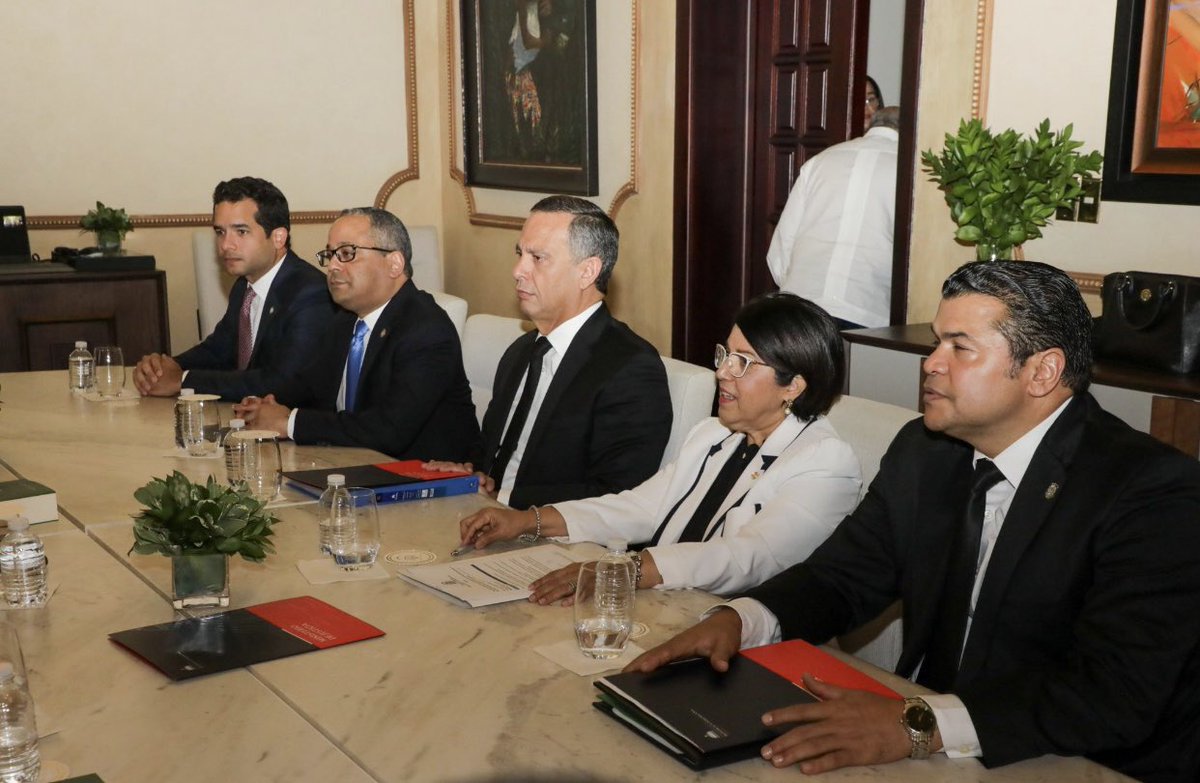 MarcosL67362289's tweet photo. El Consejo Nacional de la Magistratura marca el rumbo
presidido por @luisabinader , aprobó el cronograma para la evaluación de jueces de la Suprema Corte de Justicia. Las entrevistas serán públicas y el proceso inicia el 7 de agosto hasta el 23 de octubre de 2026.@PresidenciaRD https://t.co/UWi80OokWx