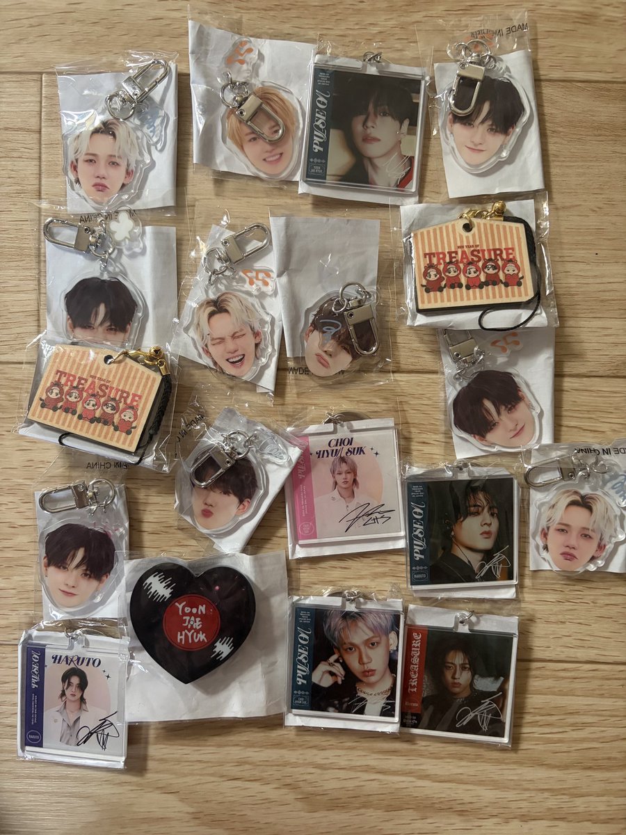 a02203461's tweet photo. Treasure トレジャー 交換 ペンミ FM ファンコン NEW WAV ポップアップ POPUP 特典 カプセルトイ ガチャガチャ 顔アクキー　喜怒哀楽　

【譲】1〜3枚

【求】4枚目

郵送にて交換希望です📮
#treasure交換 #treasure交換 #treasure https://t.co/X0ABGiWUDZ