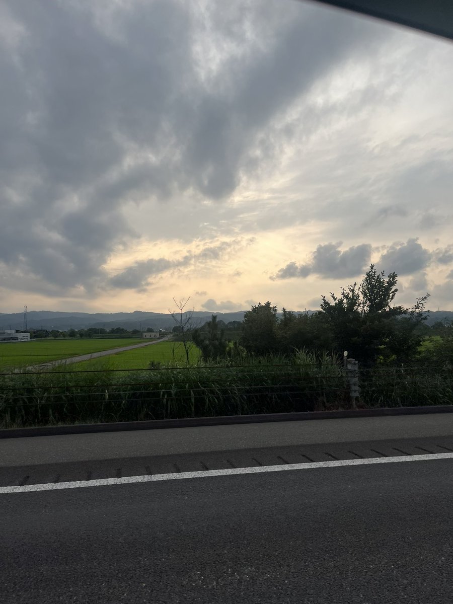 36teneDEATH's tweet photo. テニー早めの夏休み旅行✈️
ペプシとこばしーと約4日間無計画
で長岡の花火大会行ってきた〜
やりたい事全部できたしめっちゃ楽しかった٩( ᐛ )و
いい思い出になったぜ‼︎
2人ともありがとう〜
次は原付旅に決めたにだ https://t.co/SploT8KV74