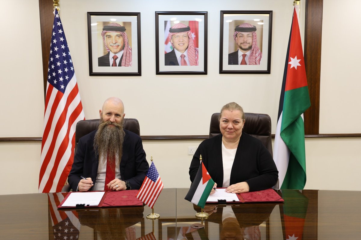HalaAkhbar's tweet photo. توقيع اتفاقية للتعاون الثنائي بين الحكومة الأردنية وحكومة الولايات المتحدة الأمريكية
https://t.co/bov0Cc5Y8K
#الأردن #هلا_أخبار https://t.co/2x3hh246om