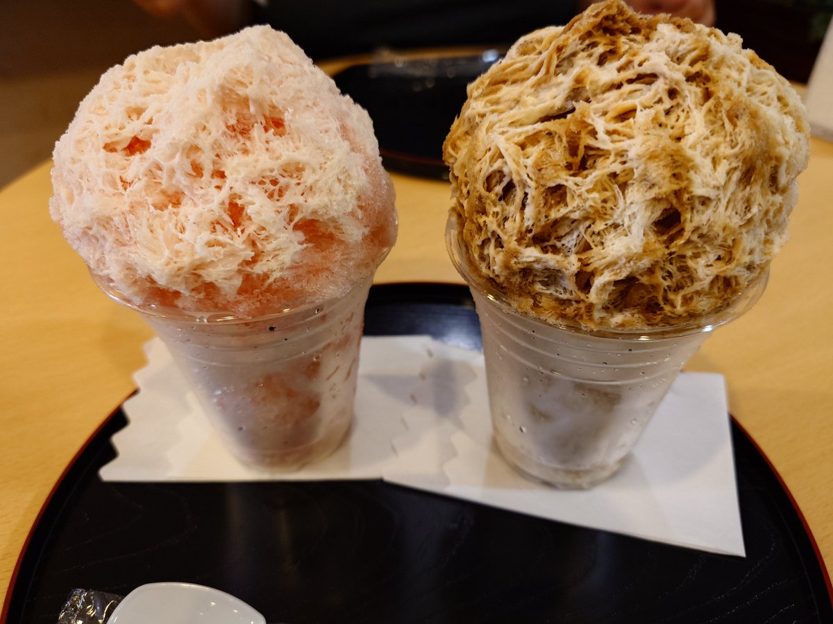 F4056314308's tweet photo. 今日のおやつ
宇都宮市　コンセ―レコ―ヒ―コ―ナ―さん
かき氷Mサイズ　とちおとめミルク＋コ―ヒ―ミルク
蔵元松月さんの天然氷を宇都宮で頂ける穴場のこちらへ🚗今年も間に合った😄Mサイズ600円で量も充分美味しかった😋流石天然氷は頭ズキズキしません😄本店に行かずとも美味しいかき氷を頂けますよ❗ https://t.co/7PFdimsVL2