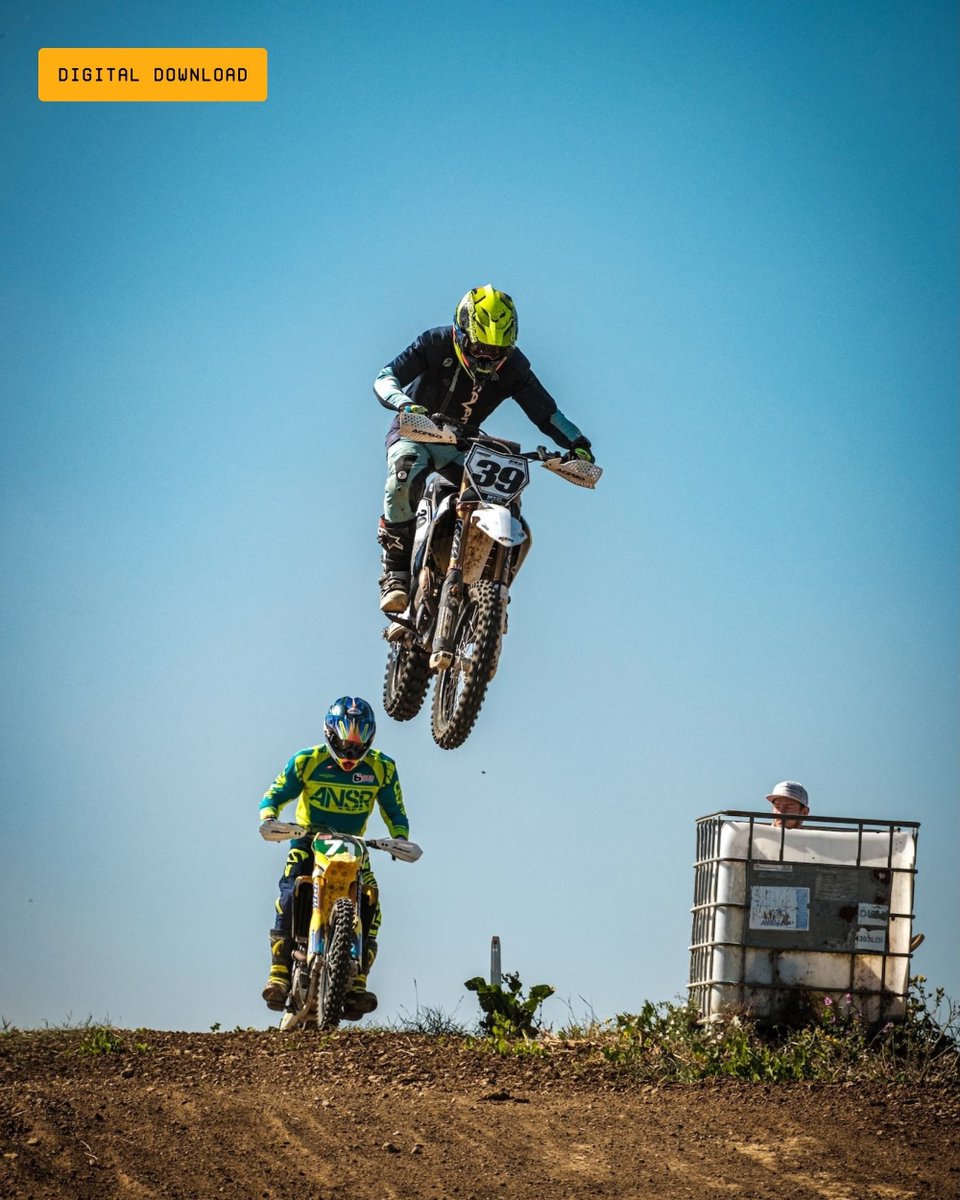 Picfair tweet picture