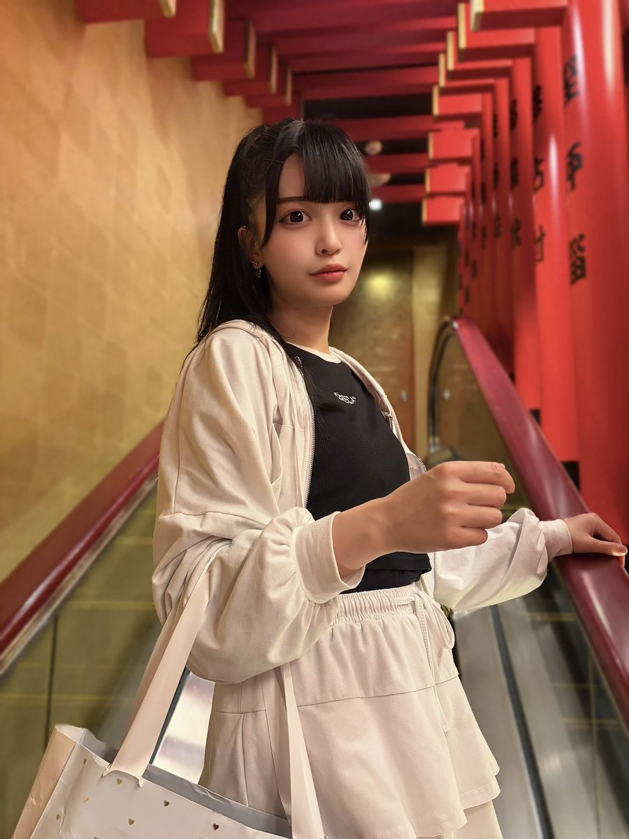 idol_misuzu's tweet photo. 美味しいお寿司を食べに行きました🍣
（寿司なし https://t.co/CijKvHaeSW