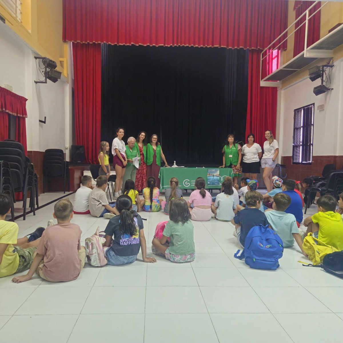 ContraCancerCAC's tweet photo. Actividad de prevención del cáncer de piel organizada por la Junta Local de Hervás con niños y niñas de 5 a 11 años en la Casa de Cultura de la localidad.

Una sesión de juegos y dinámicas participativas para aprender a protegerse del sol ☀

#protegetupieldelsol https://t.co/ctjiPFIJg7