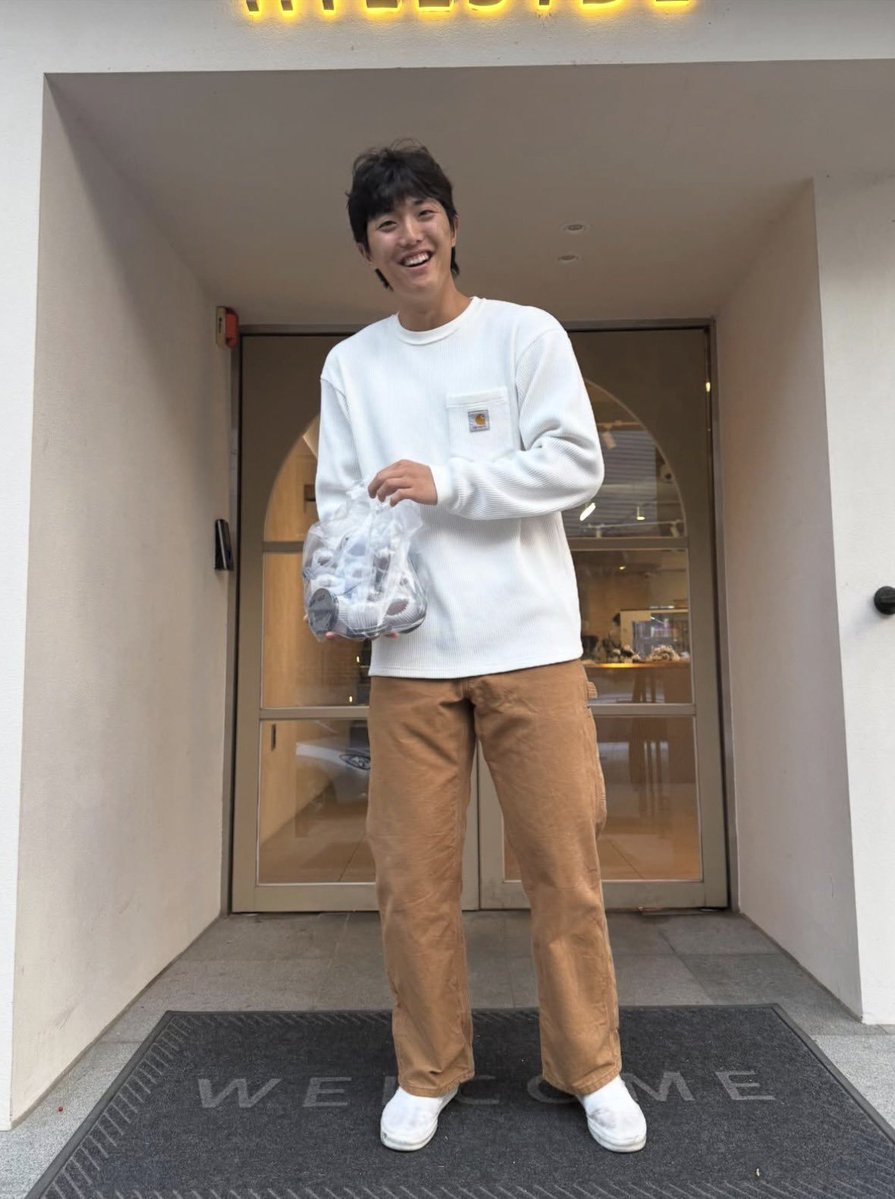 abdohalago's tweet photo. 이의리 욘나 좋은 점
안에 저런 근육을 품은채 겉으로는 이런 포근따뜻남자패션을 추구하며 존나게 안기고 싶게 만들어...... https://t.co/OZidyNg2P8