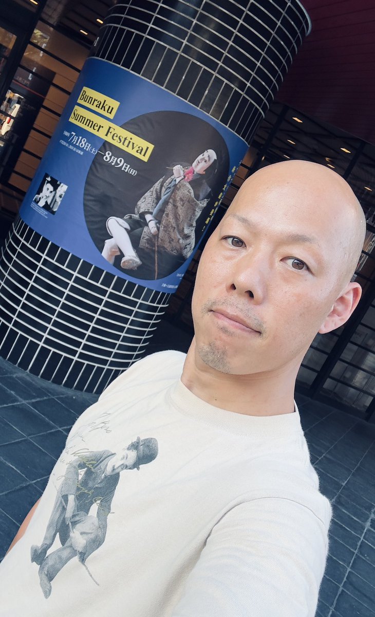 nakajima_boiru's tweet photo. 新作文楽『まちの灯』
文楽作品としてもチャップリン作品としても最高でした👏
改めて浄瑠璃や義太��、三味線方々の技術に感動したし、大野さんはじめ作品に携わる皆様の想いが伝わりました😭
生きる希望と平和の尊さ　国境を超え、時代を超えて人々を笑顔するチャップリンの偉大さに敬服いたします🌹 https://t.co/dWuPl7OszN