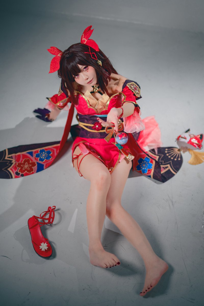 zunzun_cos's tweet photo. 【 cos 】  

崩壊:スターレイル / 花火

答え、見つけてごらん？

📸：@TasuketeTosaki さん

#HonkaiStarRailCosplay
  #Sparkle https://t.co/ZaVECGmu5T