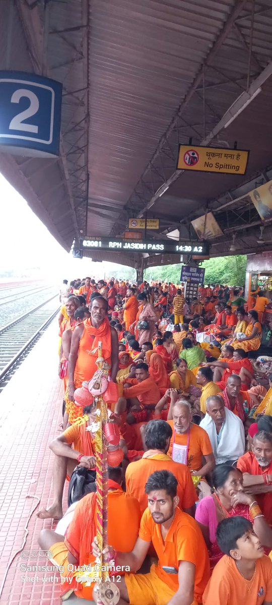 EasternRailway's tweet photo. Safe, Supported & Spiritually Connected at Basukinath.

Devotees arriving at Basukinath Railway Station are experiencing a secure and well-managed environment during Shravani Mela 2026. Around 600-800 Kanwariyas are currently present at the station and Eastern Railway officials, RPF personnel and on-duty staff are working round the clock to ensure safe movement, smooth boarding, and comfortable travel for every devotee.

#ShravaniMela2026 #KanwariyaYatra #Basukinath #EasternRailway #PassengerSafety #CrowdManagement #SafeJourney #IndianRailways