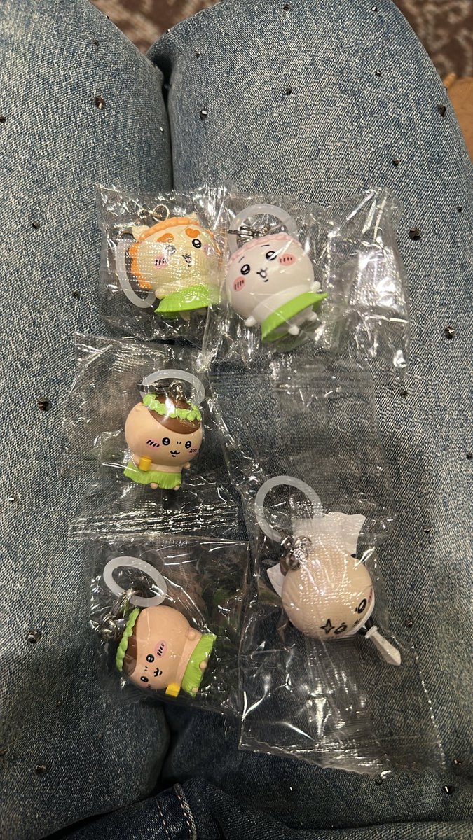 aa7_rk's tweet photo. ちいかわ　映画　入場者特典　めじるし

譲→画像の物

求→うさぎ、ハチワレ、モモンガ、ちいかわ

本日横浜ブルク、みなとみらい手渡しでお願いします。
ちいかわはうさぎとのみ
難しいと思いますがよろしくお願い致します! https://t.co/AUfAKFkn2k